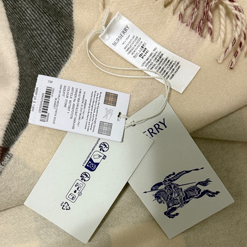 Burberry Throw and Pillow set - Picture 7 of 9